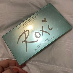 REVOLUTION MAKE UP ROXI PALETTE EYESHADOW